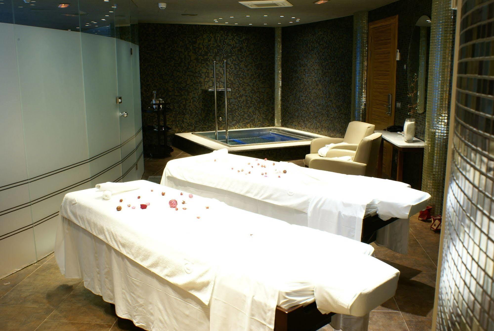 Cumbria Spa Hotel 3* Sup Сьюдад-Реаль Экстерьер фото